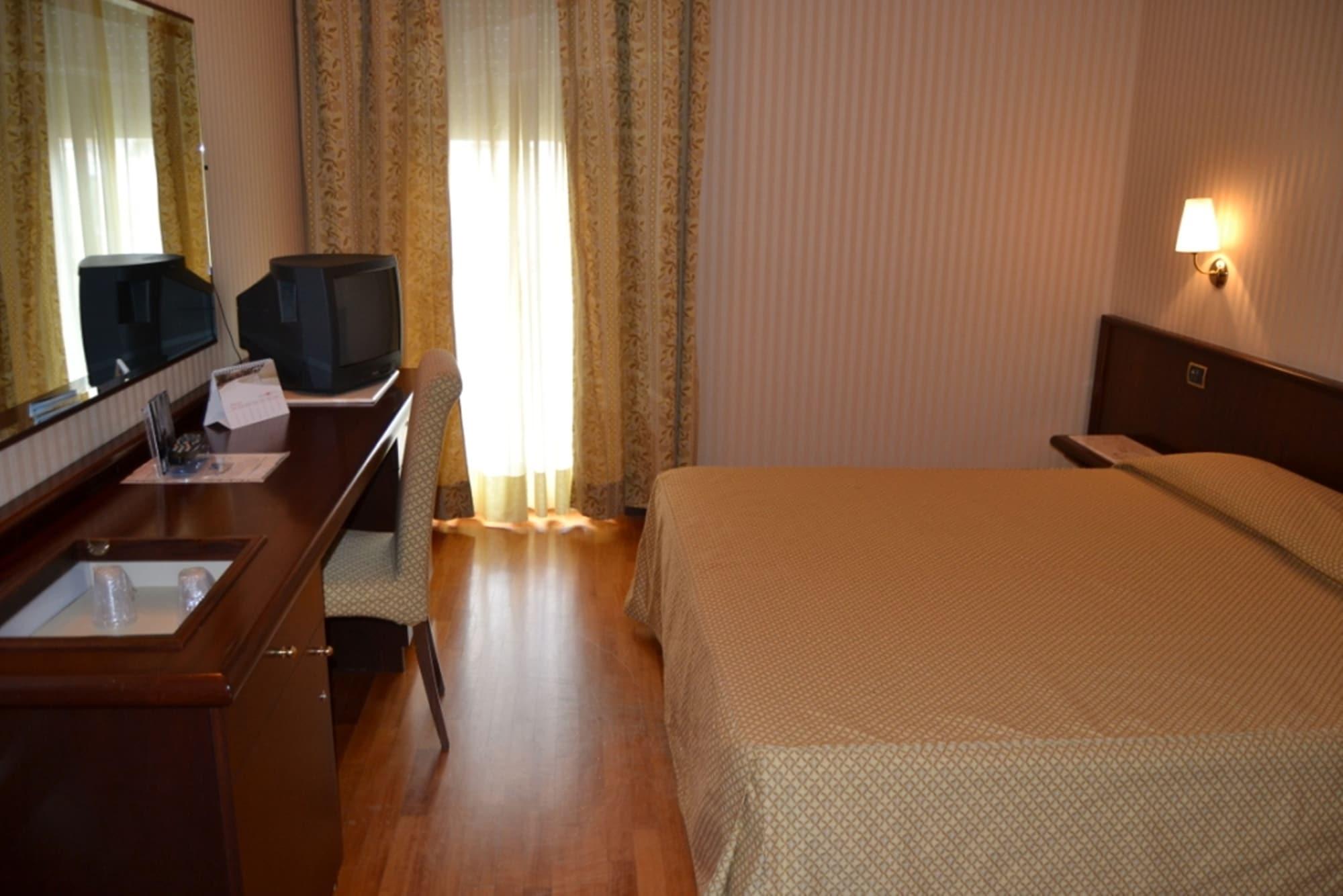 Palace Hotel Матера Екстериор снимка